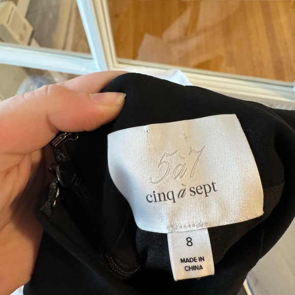 Cinq a sept Adele bow gown size 8 - excellent used condition - Picture 5 of 6